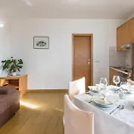 Vukovarska Ix Apartment Makarska