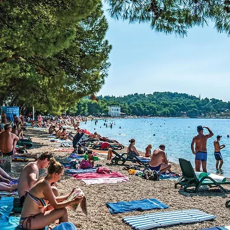 Vukovarska Ix * Makarska